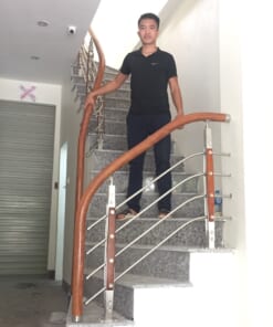 mẫu cầu thang inox tay vịn nhựa