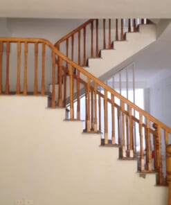 Mẫu cầu thang gỗ lim nam phi mới nhất năm 2021