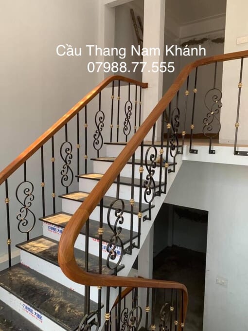 Mẫu cầu thang sắt quả gang