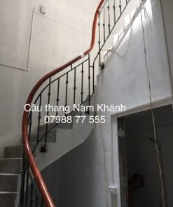 Mẫu cầu thang sắt tay vịn nhựa