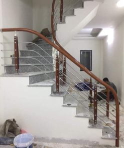 mẫu cầu thang inox tay nhựa , chân trụ bằng gỗ