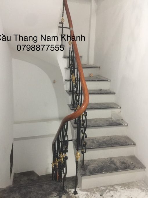 Mẫu cầu thang sắt nghệ thuật