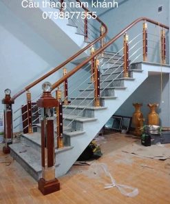 mẫu cầu thang inox tay vịn nhựa