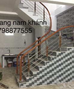mẫu cầu thang inox tay vịn nhựa