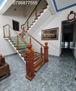 mẫu cầu thang gỗ kính
