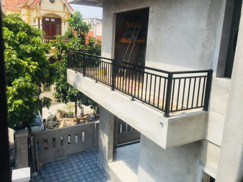 mẫu ban công sắt đơn giản 04